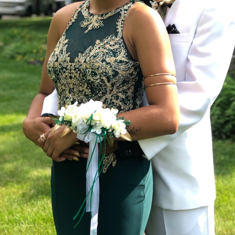 PROM DRESS - Picture 2 of 4